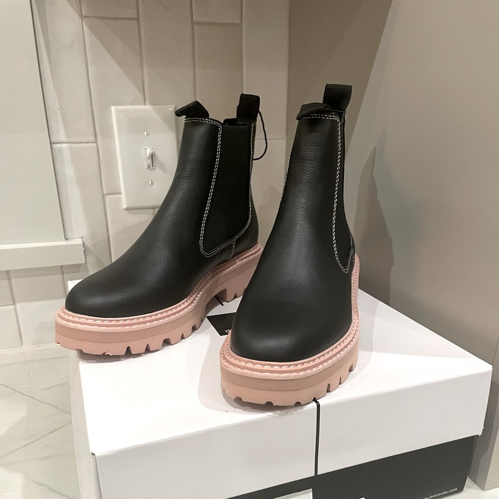 Black and Pink Dolce Vita Waterproof Moana Boot